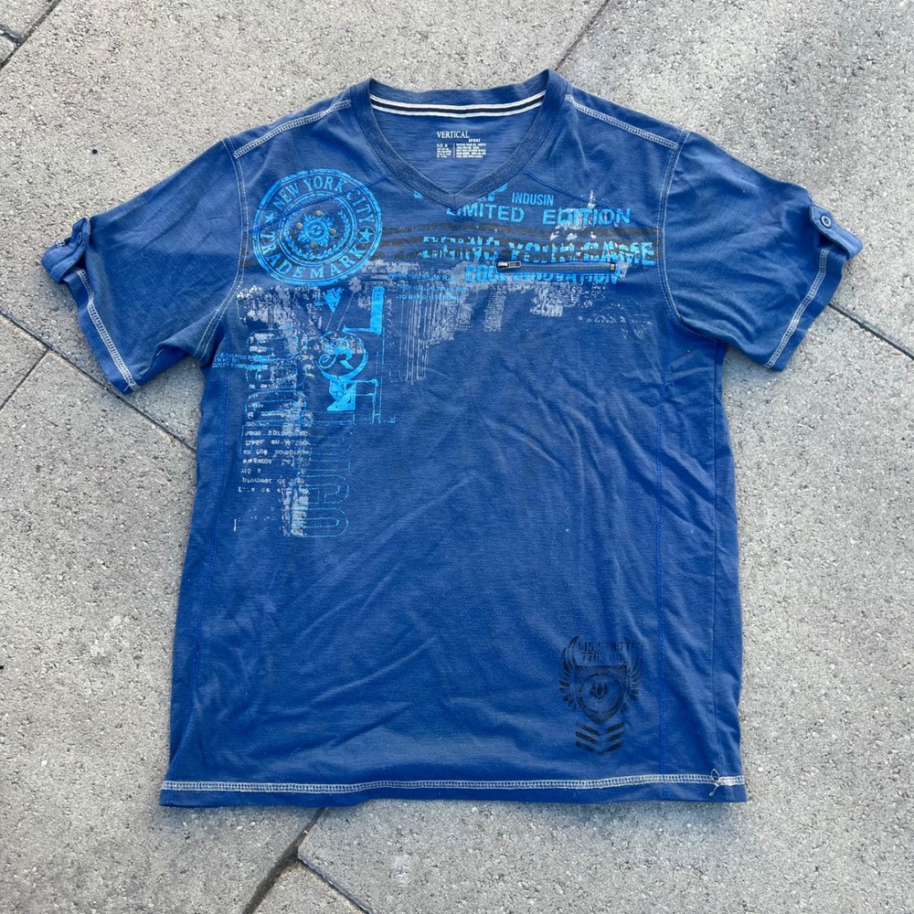 Vertical Sport Mens Blue Graphic V-Neck T-Shirt NYC Industrial Print Size M